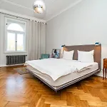 Amazing One-Bedroom Apartment