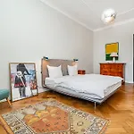 Amazing One-Bedroom Apartment