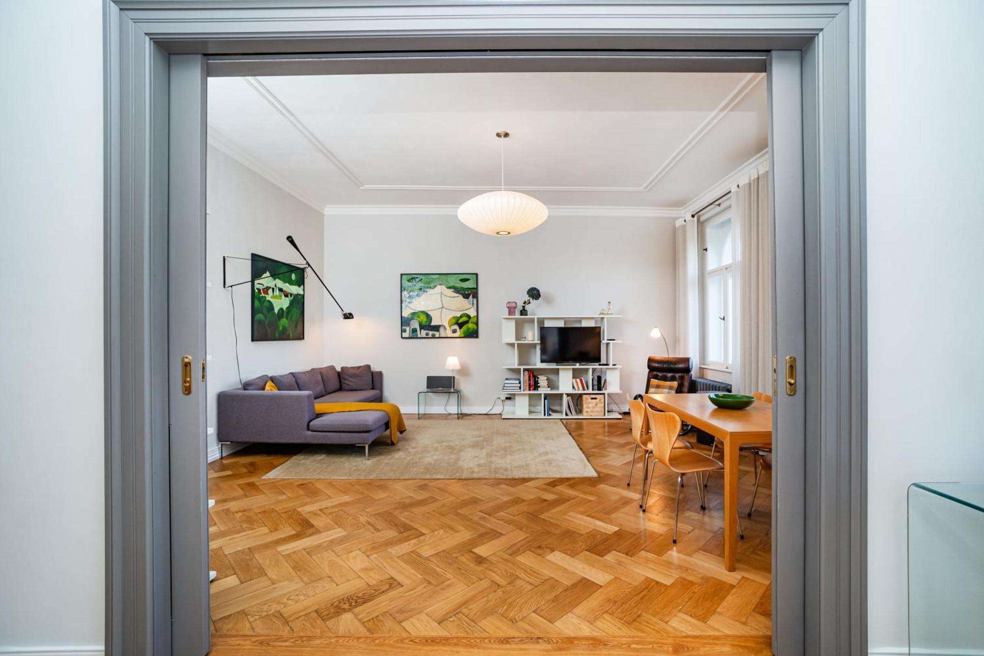 Amazing One-bedroom Apartment *